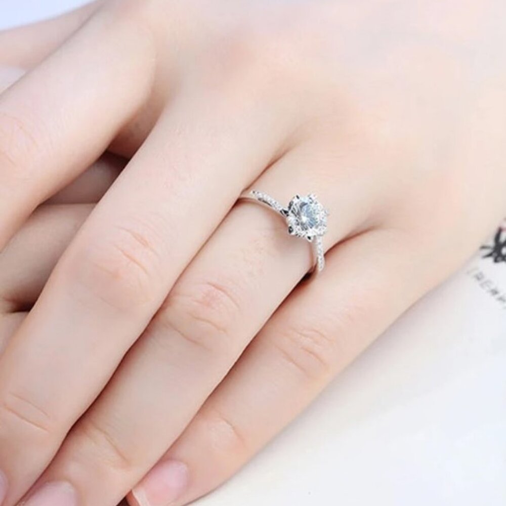 💍MOISSANITE SILVER ROUND TWISTED BIG FLOWER SOLITAIRE ENGAGEMENT RING, K758 - Picture 11 of 11